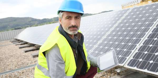 Lone worker working at solar energy plant? Pridikt can provide digital tools for safety.